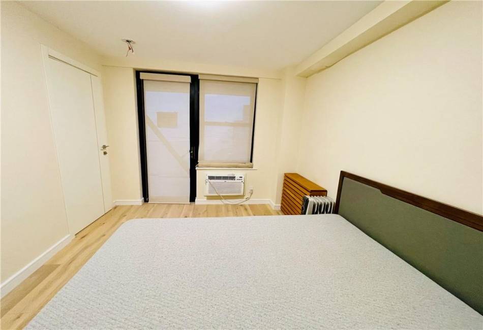 50 Brighton 1st Road, Brooklyn, New York 11235, 1 Bedroom Bedrooms, ,1 BathroomBathrooms,Residential,For Sale,Brighton 1st,479871