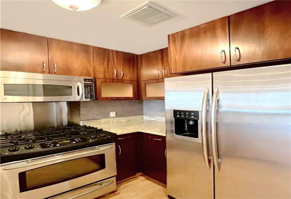 702 Ocean Parkway, Brooklyn, New York 11230, 2 Bedrooms Bedrooms, ,2 BathroomsBathrooms,Residential,For Sale,Ocean,479962