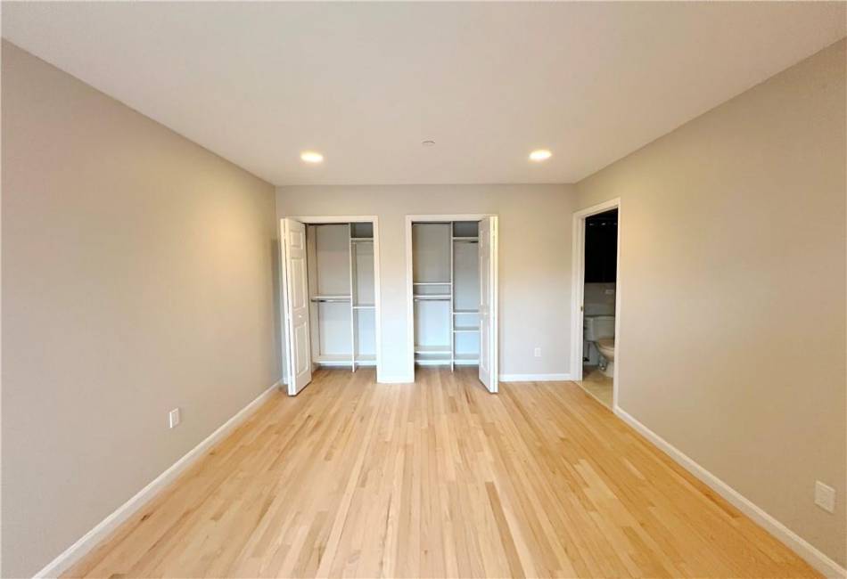 702 Ocean Parkway, Brooklyn, New York 11230, 2 Bedrooms Bedrooms, ,2 BathroomsBathrooms,Residential,For Sale,Ocean,479962