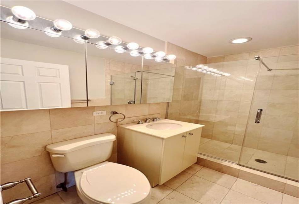 702 Ocean Parkway, Brooklyn, New York 11230, 2 Bedrooms Bedrooms, ,2 BathroomsBathrooms,Residential,For Sale,Ocean,479962