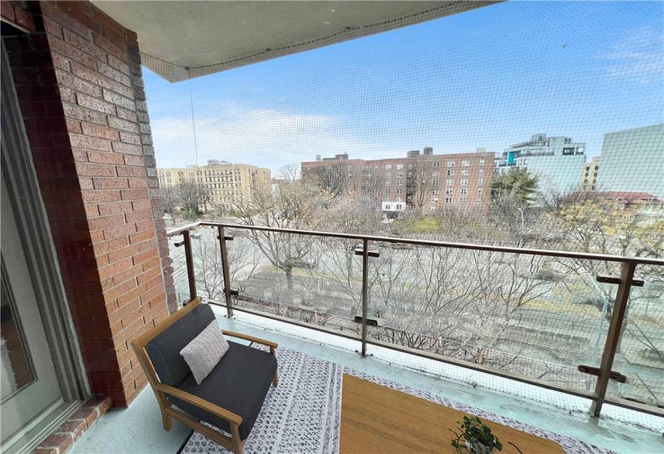 702 Ocean Parkway, Brooklyn, New York 11230, 2 Bedrooms Bedrooms, ,2 BathroomsBathrooms,Residential,For Sale,Ocean,479962