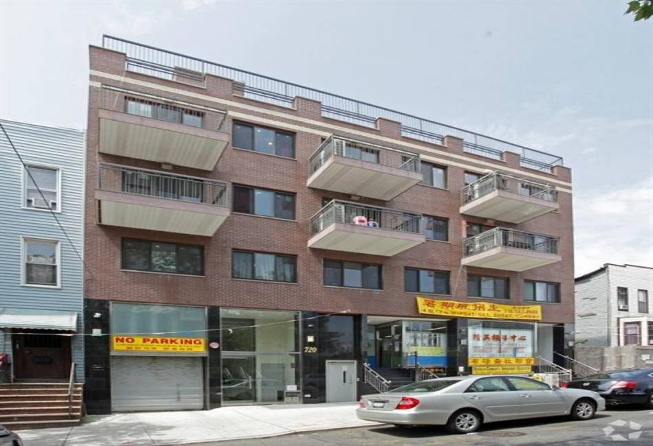 720 57th Street, Brooklyn, New York 11220, 2 Bedrooms Bedrooms, ,2 BathroomsBathrooms,Residential,For Sale,57th,479974