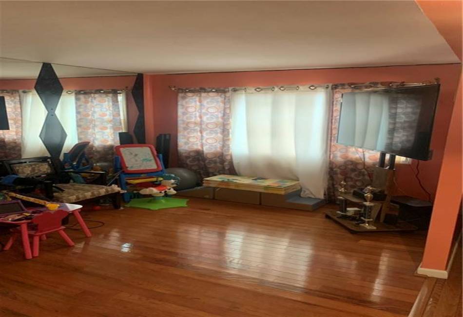 145-76 225th Street, Springfield Gardens, New York 11413, 3 Bedrooms Bedrooms, ,3 BathroomsBathrooms,Residential,For Sale,225th,480033