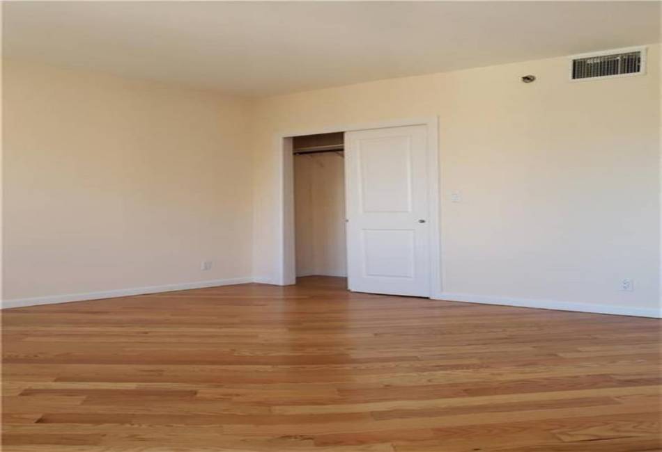 2011 Avenue X, Brooklyn, New York 11235, 1 Bedroom Bedrooms, ,1 BathroomBathrooms,Residential,For Sale,Avenue X,480163