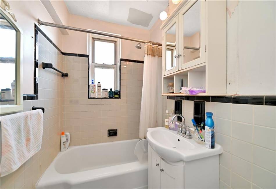 3165 Nostrand Avenue, Brooklyn, New York 11229, ,1 BathroomBathrooms,Residential,For Sale,Nostrand,480219