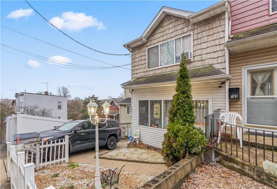 184 Hillside Avenue, Staten Island, New York 10304, 3 Bedrooms Bedrooms, ,2 BathroomsBathrooms,Residential,For Sale,Hillside,480357