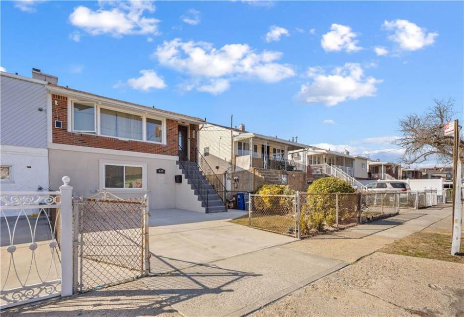 611 Beach 68th Street, Far Rockaway, New York 11592, ,Residential,For Sale,Beach 68th,480160