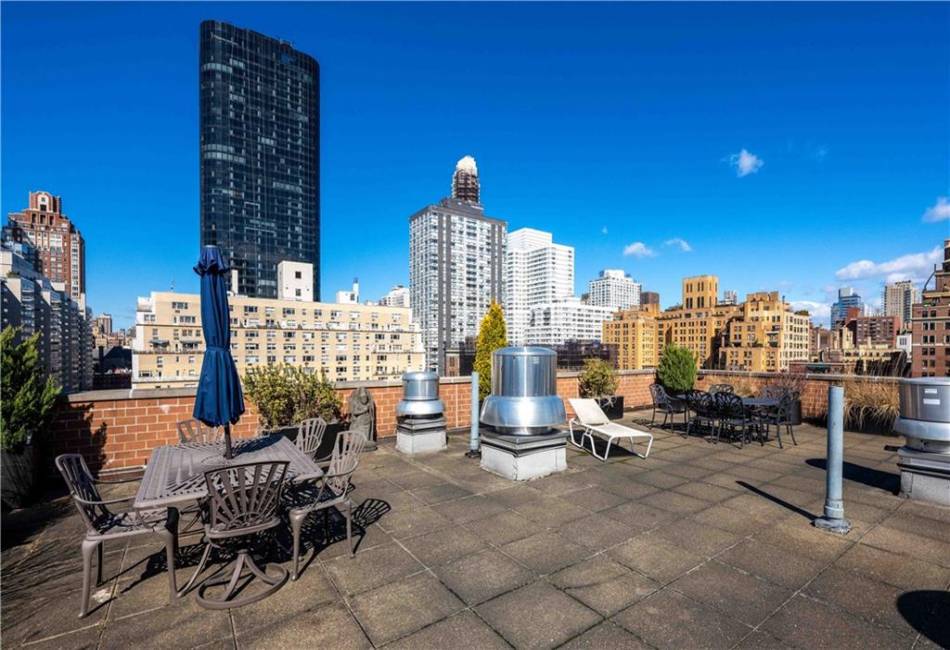 333 66th Street, Manhattan, New York 10065, 1 Bedroom Bedrooms, ,1 BathroomBathrooms,Residential,For Sale,66th,480610