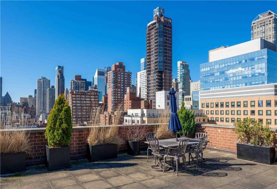 333 66th Street, Manhattan, New York 10065, 1 Bedroom Bedrooms, ,1 BathroomBathrooms,Residential,For Sale,66th,480610