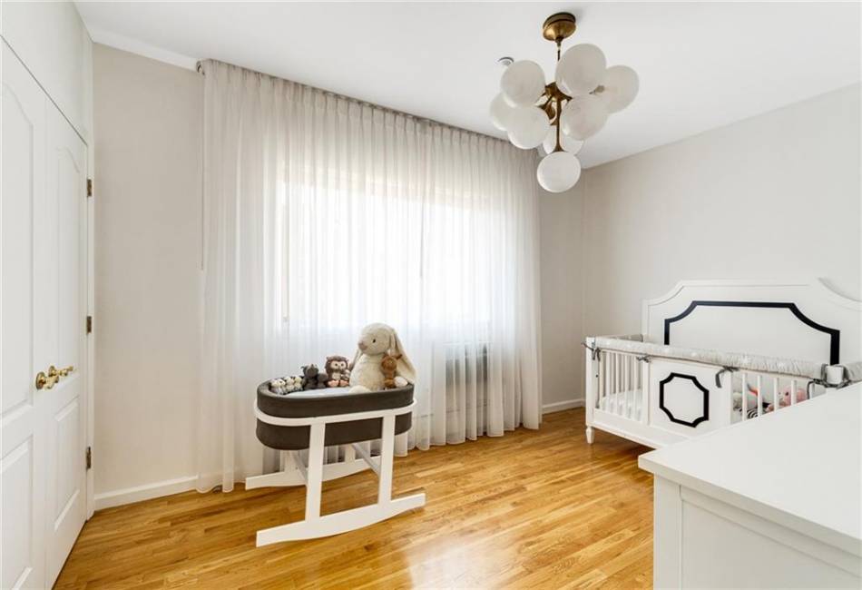 2900 29th Street, Brooklyn, New York 11235, 3 Bedrooms Bedrooms, ,2 BathroomsBathrooms,Residential,For Sale,29th,480703