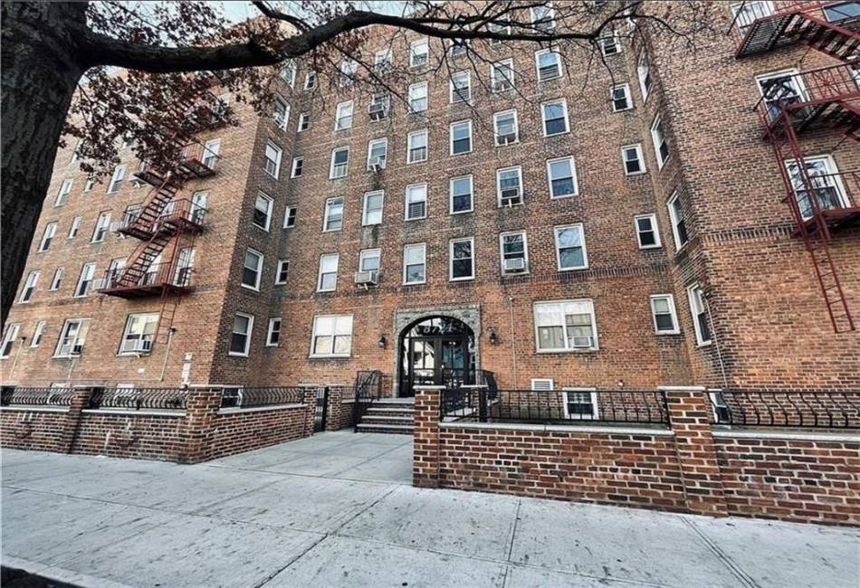 8721 Bay Parkway, Brooklyn, New York 11214, 1 Bedroom Bedrooms, ,1 BathroomBathrooms,Residential,For Sale,Bay,480390