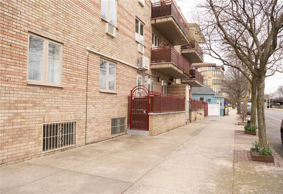 4078 Nostrand Avenue, Brooklyn, New York 11235, 2 Bedrooms Bedrooms, ,2 BathroomsBathrooms,Residential,For Sale,Nostrand,480777