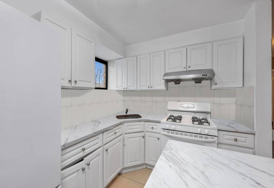 420 64th Street, Brooklyn, New York 11220, 1 Bedroom Bedrooms, ,1 BathroomBathrooms,Residential,For Sale,64th,480760