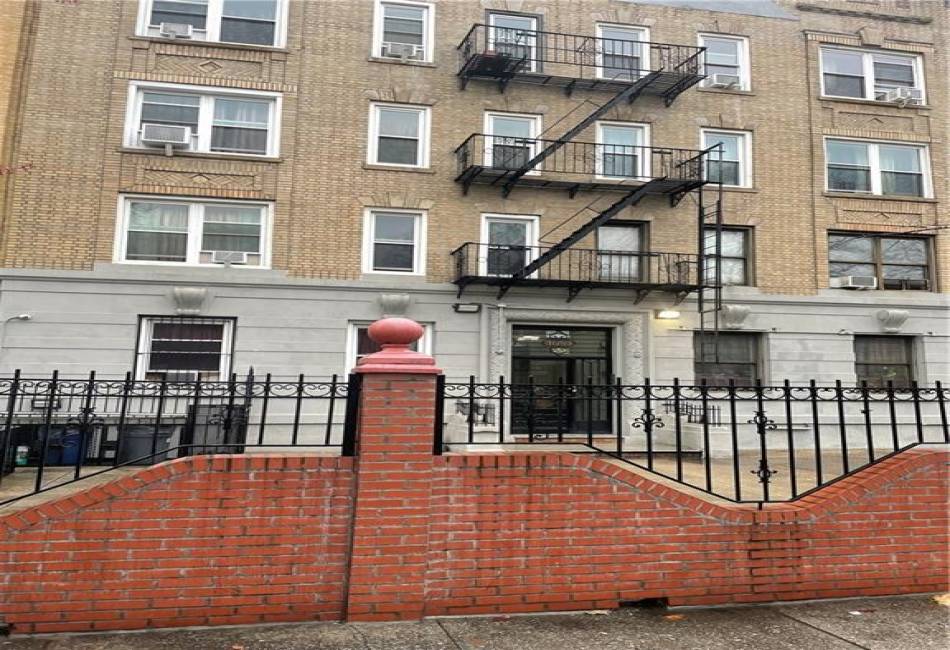 1057 Eastern Parkway, Brooklyn, New York 11213, 2 Bedrooms Bedrooms, ,1 BathroomBathrooms,Residential,For Sale,Eastern,480957