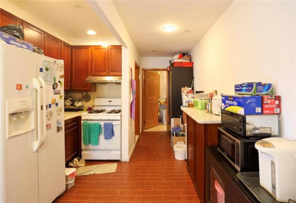 140 Avenue O, Brooklyn, New York 11204, 2 Bedrooms Bedrooms, ,2 BathroomsBathrooms,Residential,For Sale,Avenue O,481058