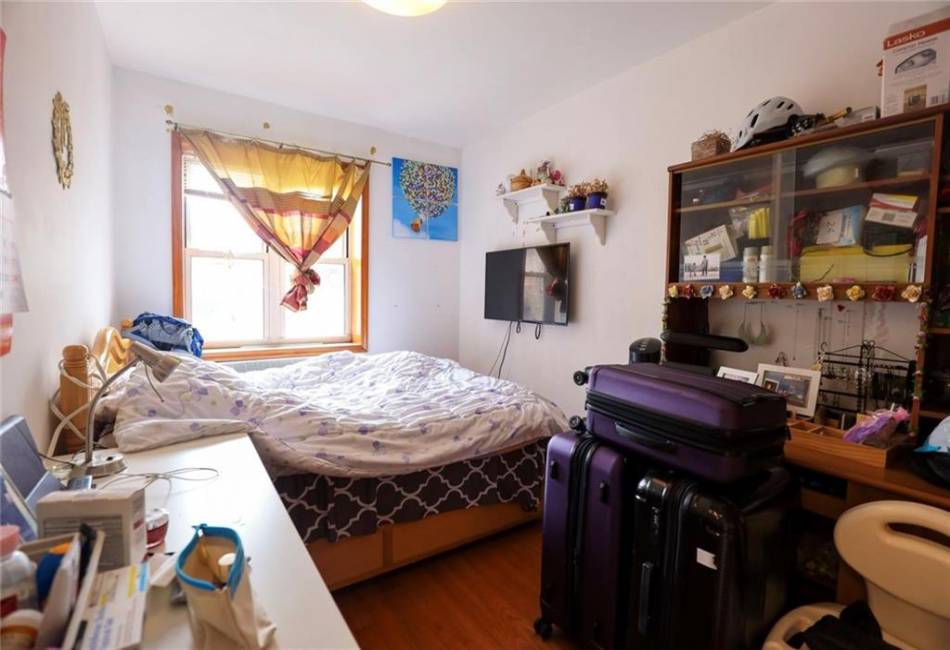 140 Avenue O, Brooklyn, New York 11204, 2 Bedrooms Bedrooms, ,2 BathroomsBathrooms,Residential,For Sale,Avenue O,481058