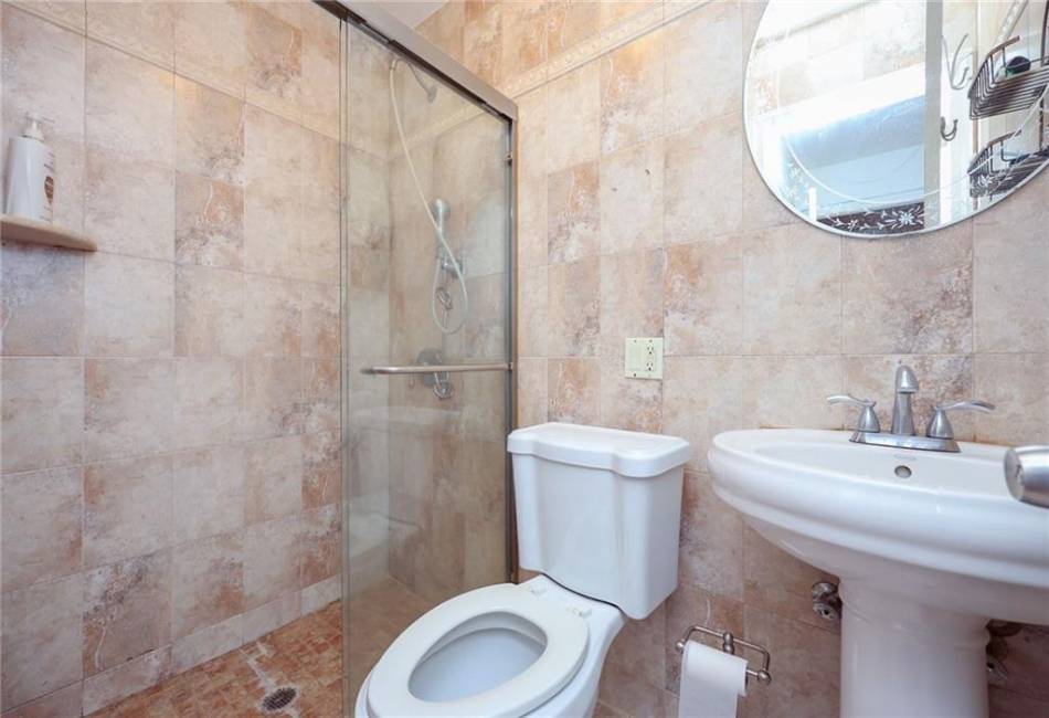 225 Avenue W, Brooklyn, New York 11223, 2 Bedrooms Bedrooms, ,2 BathroomsBathrooms,Residential,For Sale,Avenue W,481162