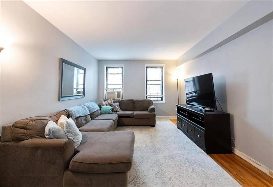 2229 Knapp Street, Brooklyn, New York 11229, 2 Bedrooms Bedrooms, ,1 BathroomBathrooms,Residential,For Sale,Knapp,481245