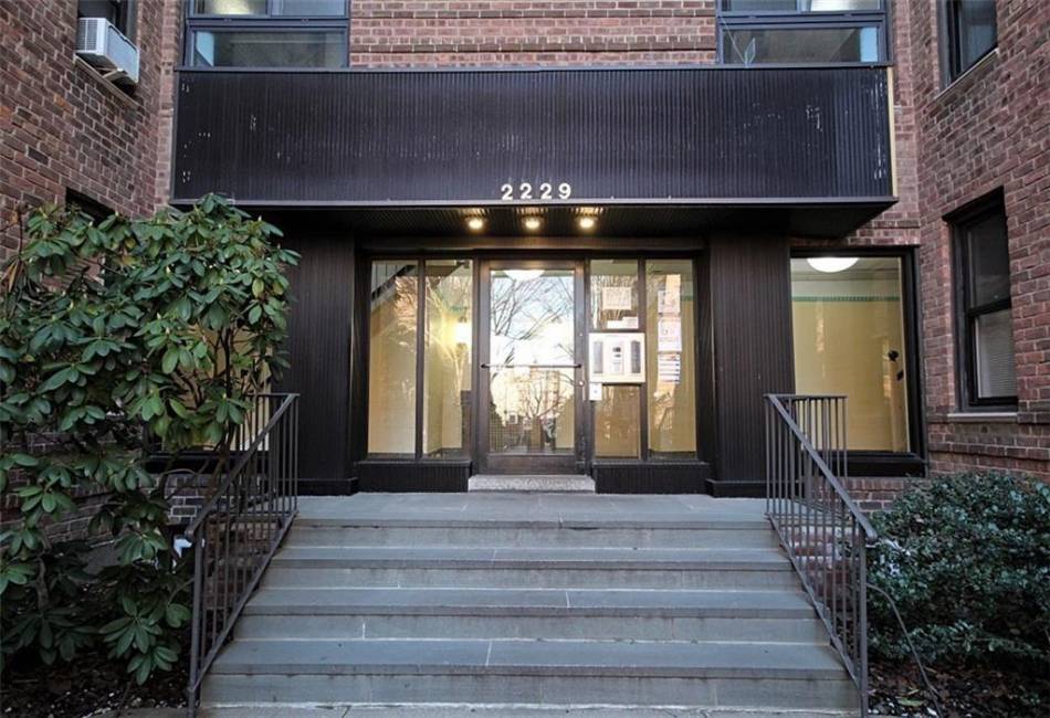 2229 Knapp Street, Brooklyn, New York 11229, 2 Bedrooms Bedrooms, ,1 BathroomBathrooms,Residential,For Sale,Knapp,481245