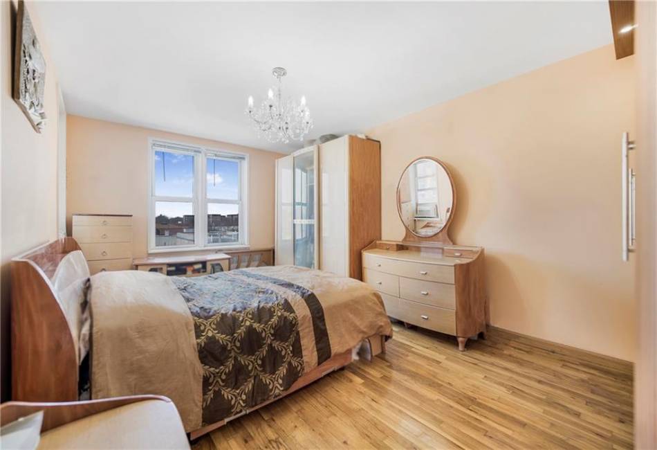 2626 Homecrest Avenue, Brooklyn, New York 11235, 3 Bedrooms Bedrooms, ,2 BathroomsBathrooms,Residential,For Sale,Homecrest,481373