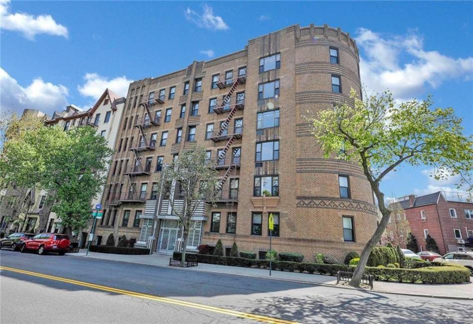 7119 Shore Road, Brooklyn, New York 11209, 1 Bedroom Bedrooms, ,1 BathroomBathrooms,Residential,For Sale,Shore,481357