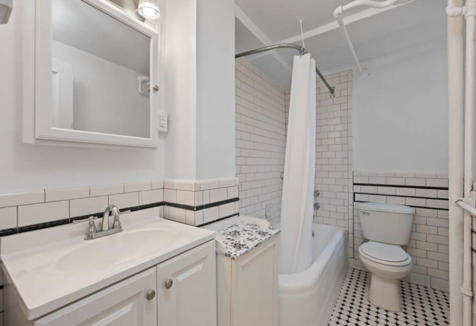 180 72nd Street, Brooklyn, New York 11209, 1 Bedroom Bedrooms, ,1 BathroomBathrooms,Residential,For Sale,72nd,481533