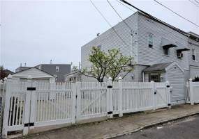 80 Bell Street, Staten Island, New York 10305, 2 Bedrooms Bedrooms, ,2 BathroomsBathrooms,Residential,For Sale,Bell,481547