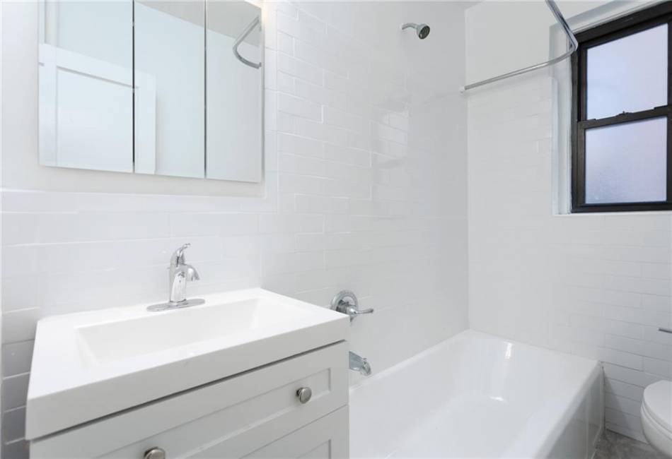 415 Ocean Parkway, Brooklyn, New York 11218, ,1 BathroomBathrooms,Residential,For Sale,Ocean,481569