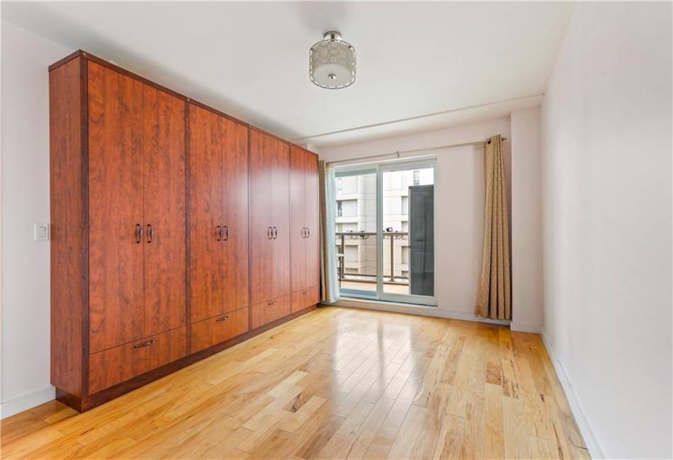 62 Brighton 2nd Place, Brooklyn, New York 11235, 2 Bedrooms Bedrooms, ,2 BathroomsBathrooms,Residential,For Sale,Brighton 2nd,481575