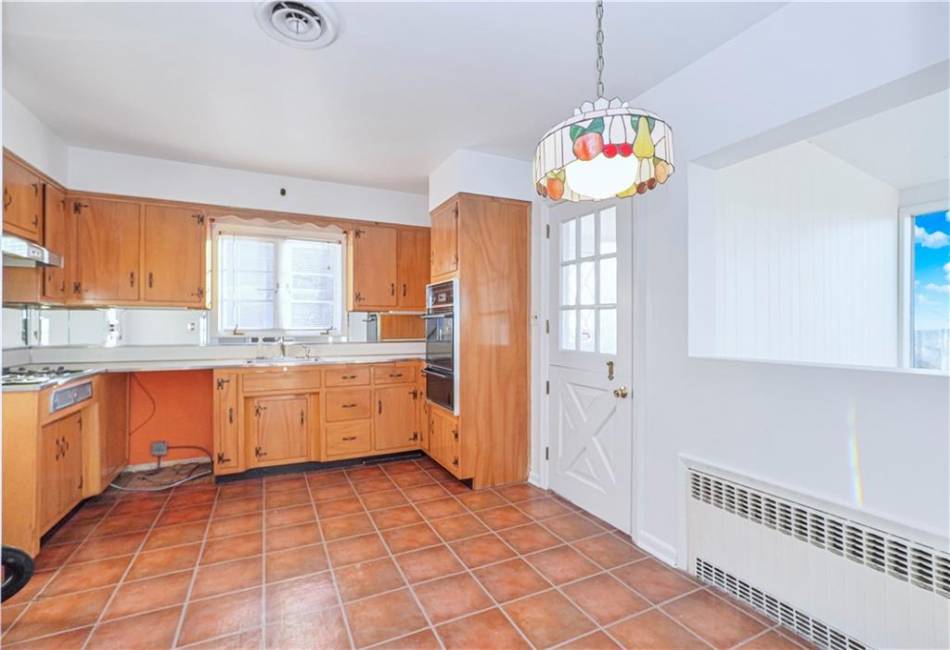 278 Lighthouse Avenue, Staten Island, New York 10306, 3 Bedrooms Bedrooms, ,2 BathroomsBathrooms,Residential,For Sale,Lighthouse,481730