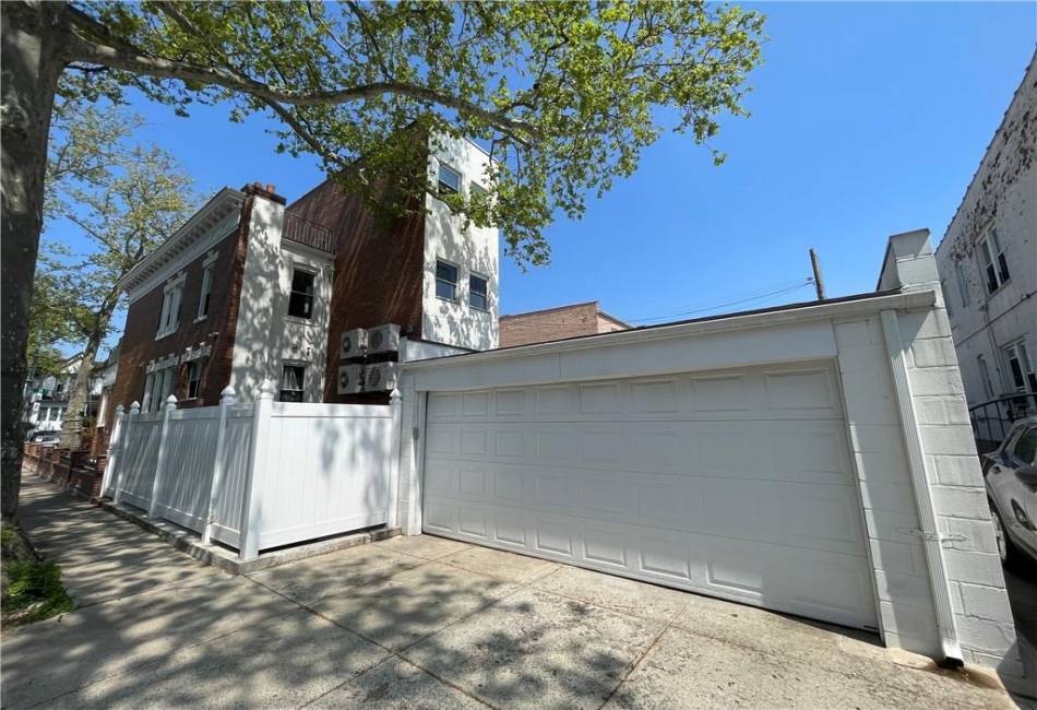 6623 19th Avenue, Brooklyn, New York 11204, 7 Bedrooms Bedrooms, ,Residential,For Sale,19th,481742