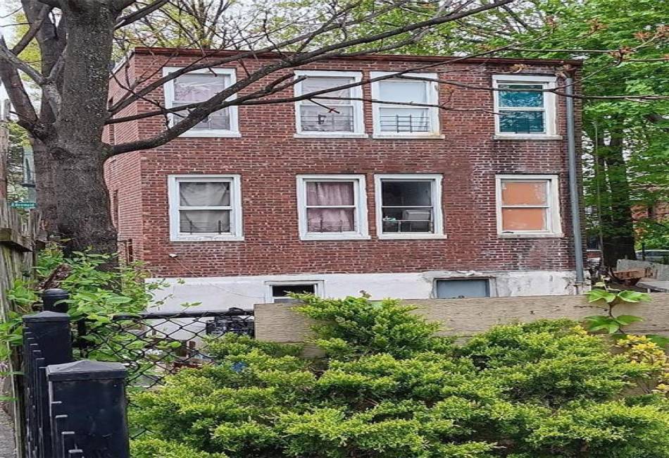 1800 Edenwald Avenue, Bronx, New York 10466, 3 Bedrooms Bedrooms, ,3 BathroomsBathrooms,Residential,For Sale,Edenwald,481802