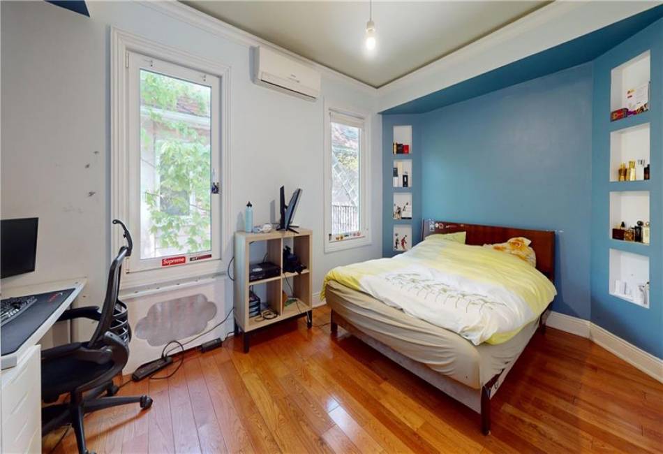 2666 19th Street, Brooklyn, New York 11235, ,6 BathroomsBathrooms,Residential,For Sale,19th,481843