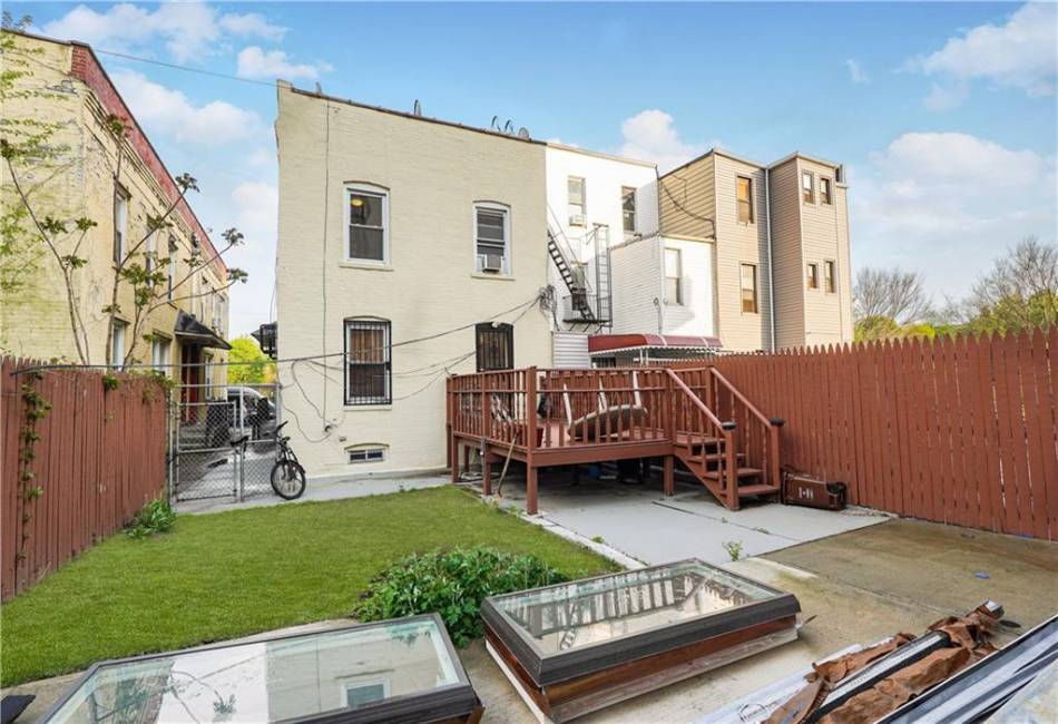 819 5th Avenue, Brooklyn, New York 11232, 8 Bedrooms Bedrooms, ,4 BathroomsBathrooms,Residential,For Sale,5th,481723