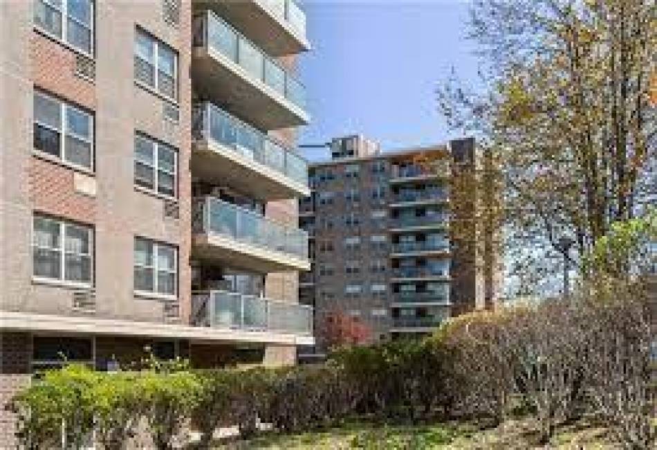 12399 Flatlands Avenue, Brooklyn, New York 11207, 2 Bedrooms Bedrooms, ,1 BathroomBathrooms,Residential,For Sale,Flatlands,479489