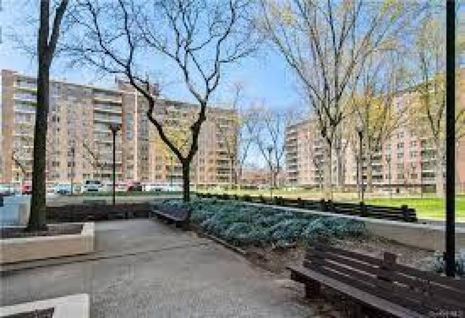 12399 Flatlands Avenue, Brooklyn, New York 11207, 2 Bedrooms Bedrooms, ,1 BathroomBathrooms,Residential,For Sale,Flatlands,479489