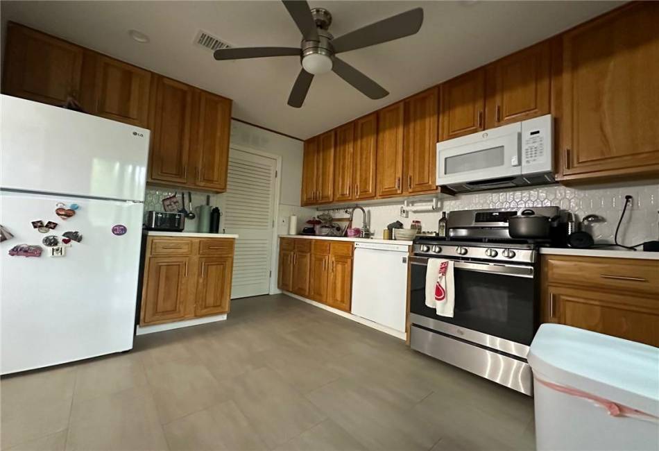 82 Belmar Drive, Staten Island, New York 10314, 3 Bedrooms Bedrooms, ,1.5 BathroomsBathrooms,Residential,For Sale,Belmar,482038