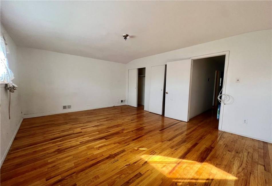 2427 72nd Street, Brooklyn, New York 11234, 3 Bedrooms Bedrooms, ,2 BathroomsBathrooms,Residential,For Sale,72nd,482083