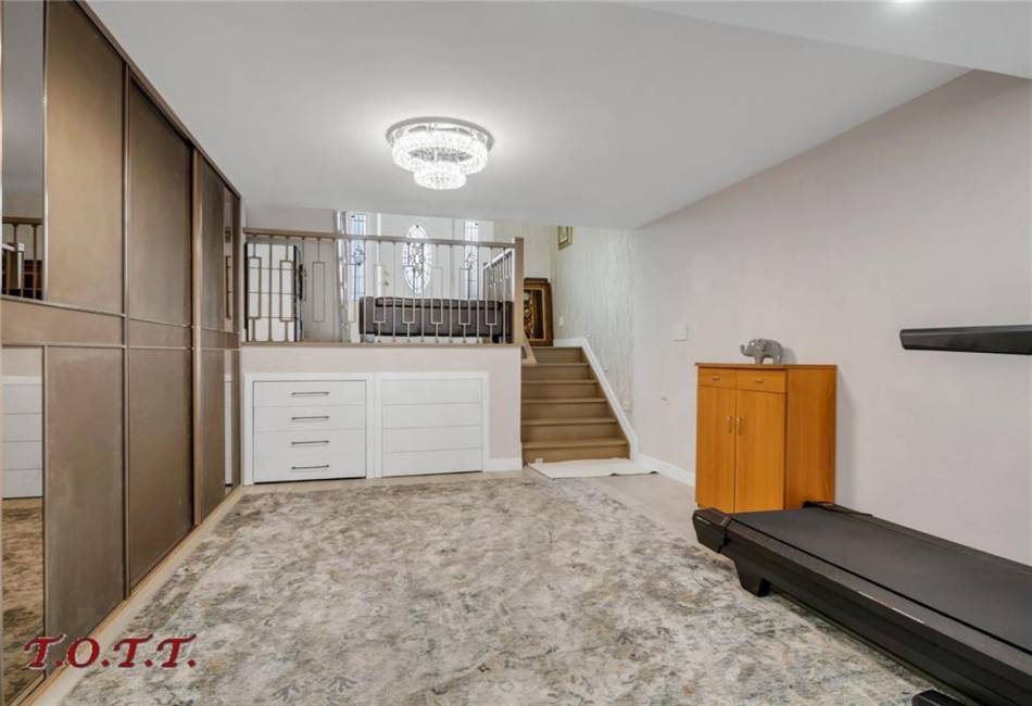 2378 56th Drive, Brooklyn, New York 11234, 5 Bedrooms Bedrooms, ,3 BathroomsBathrooms,Residential,For Sale,56th,482216