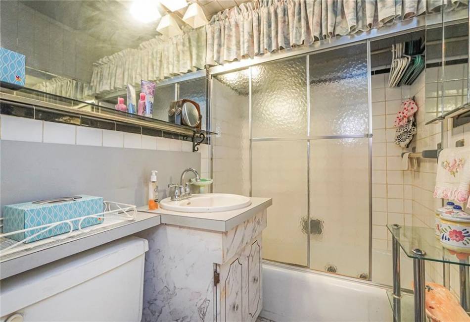 2630 Cropsey Avenue, Brooklyn, New York 11214, 1 Bedroom Bedrooms, ,1 BathroomBathrooms,Residential,For Sale,Cropsey,482314