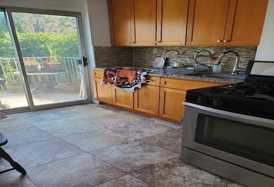 409 92nd Street, Brooklyn, New York 11209, 3 Bedrooms Bedrooms, ,3 BathroomsBathrooms,Residential,For Sale,92nd,483535