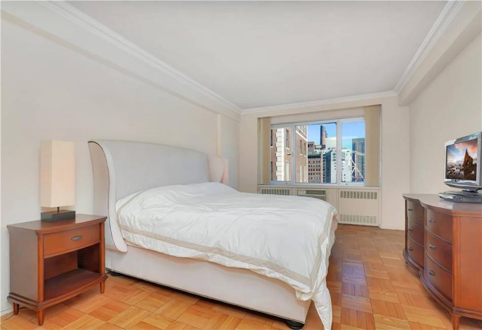 25 Sutton Place, New York, New York 10022, 2 Bedrooms Bedrooms, ,2 BathroomsBathrooms,Residential,For Sale,Sutton,479506