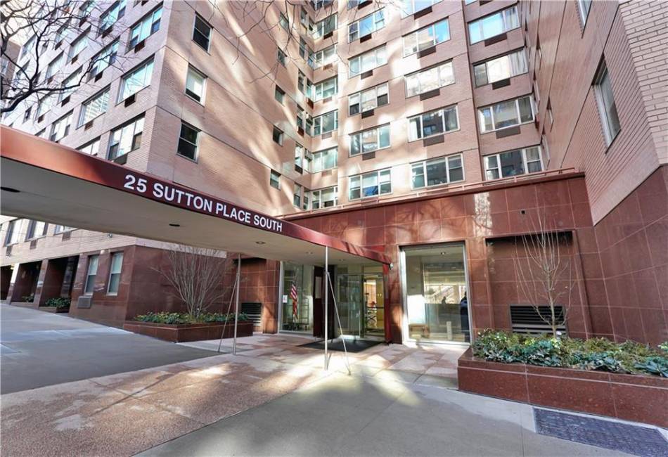 25 Sutton Place, New York, New York 10022, 2 Bedrooms Bedrooms, ,2 BathroomsBathrooms,Residential,For Sale,Sutton,479506