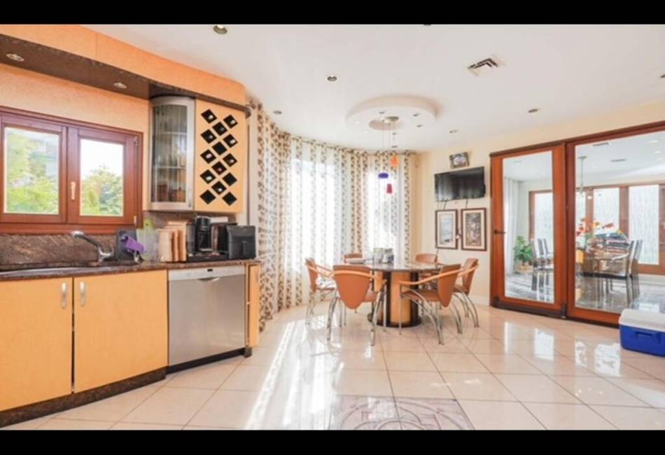 2239 63rd Street, Brooklyn, New York 11234, 5 Bedrooms Bedrooms, ,4 BathroomsBathrooms,Residential,For Sale,63rd,483926