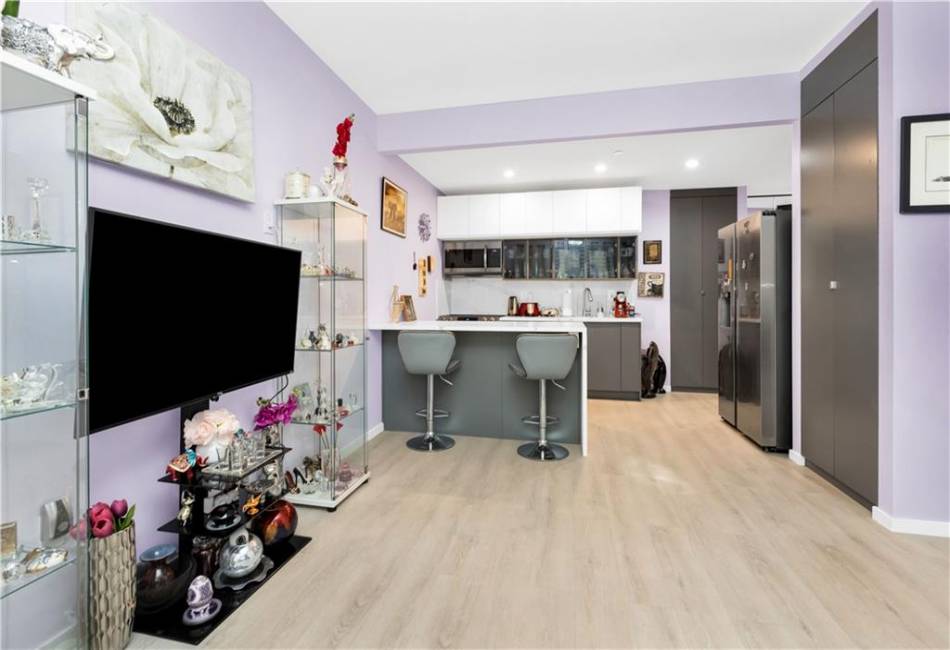 15 End Avenue, Brooklyn, New York 11235, 2 Bedrooms Bedrooms, ,2 BathroomsBathrooms,Residential,For Sale,End,483986