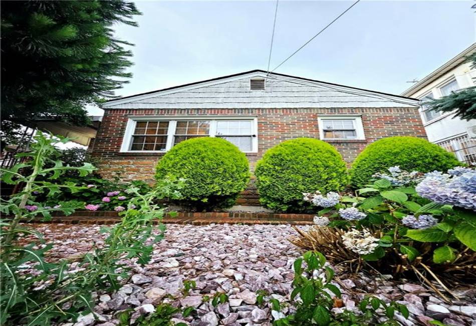 2421 1st Street, Brooklyn, New York 11223, 5 Bedrooms Bedrooms, ,2 BathroomsBathrooms,Residential,For Sale,1st,484290