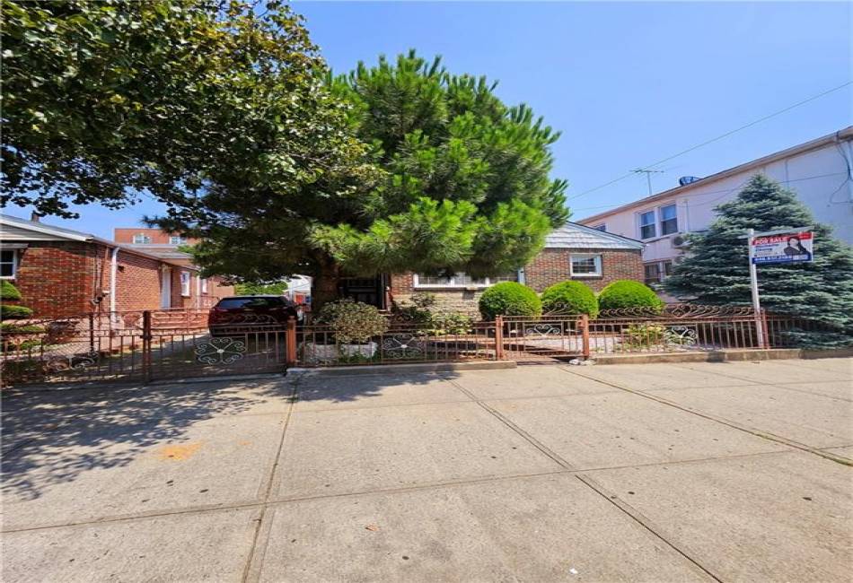 2421 1st Street, Brooklyn, New York 11223, 5 Bedrooms Bedrooms, ,2 BathroomsBathrooms,Residential,For Sale,1st,484290