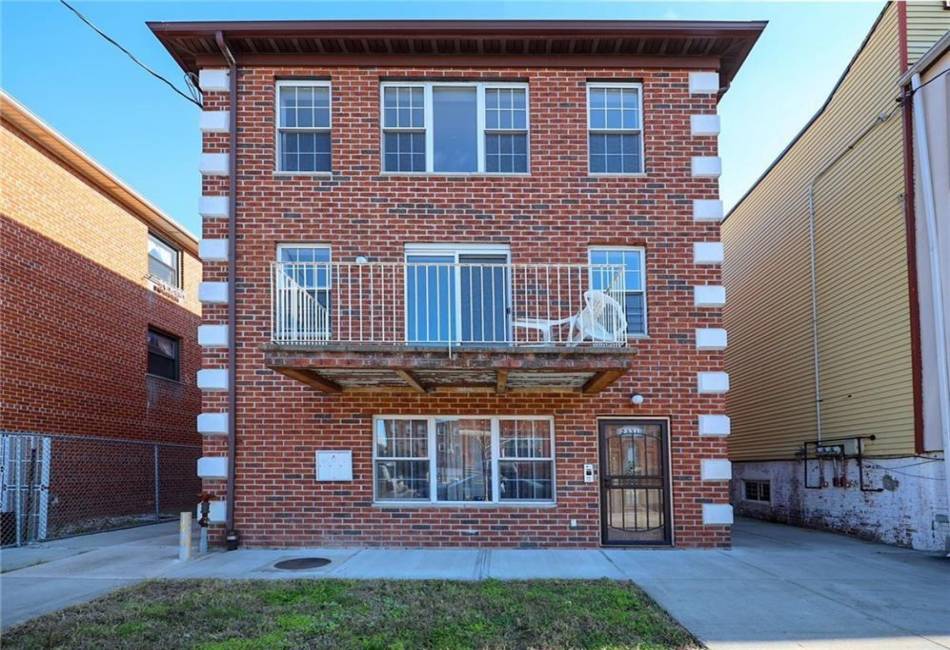 2331 12th Street, Brooklyn, New York 11223, 9 Bedrooms Bedrooms, ,5 BathroomsBathrooms,Residential,For Sale,12th,484324