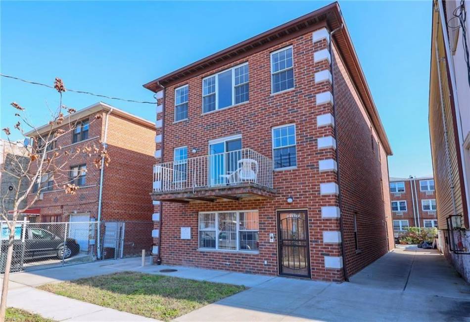 2331 12th Street, Brooklyn, New York 11223, 9 Bedrooms Bedrooms, ,5 BathroomsBathrooms,Residential,For Sale,12th,484324