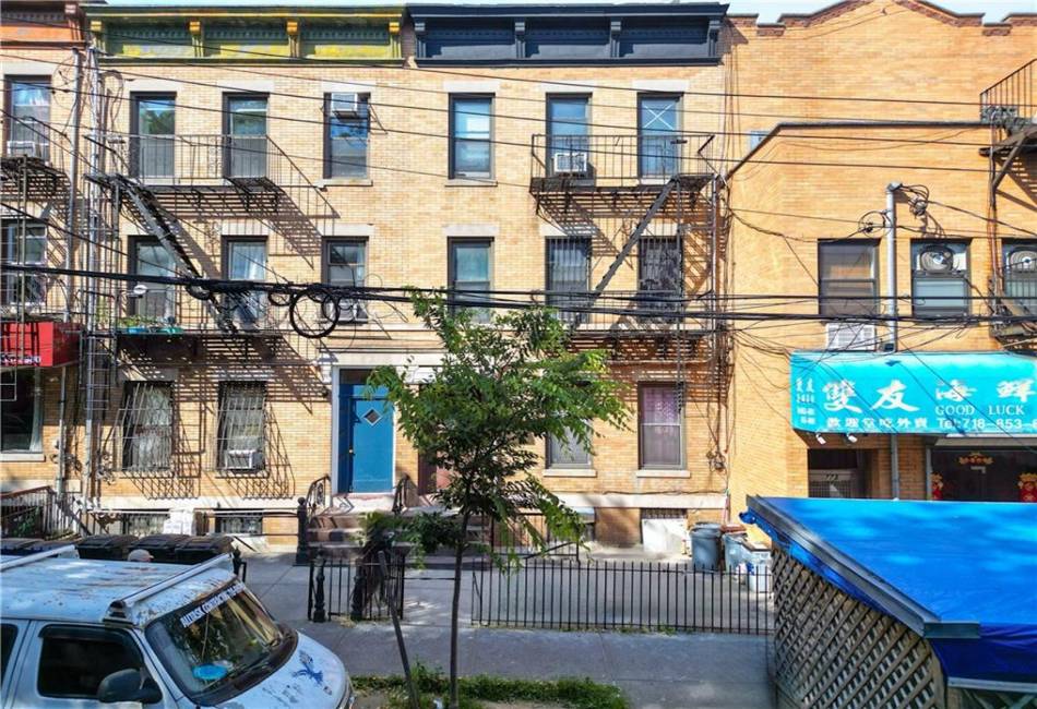 771 52nd Street, Brooklyn, New York 11220, 11 Bedrooms Bedrooms, ,7 BathroomsBathrooms,Residential,For Sale,52nd,484328